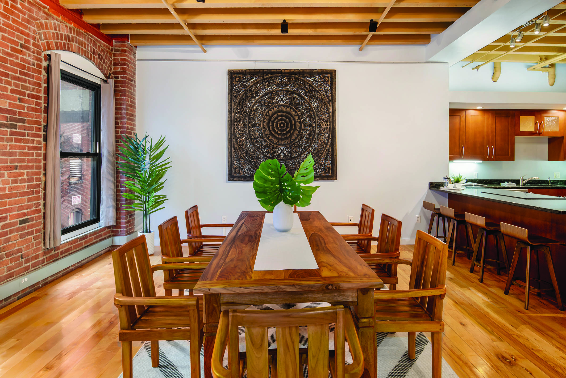 111 Beach St. 4D Leather District Boston, MA Donnelly + Co.